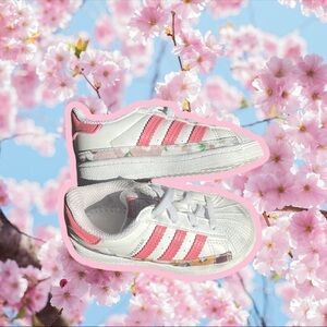 US 6K toddler girl Adidas color , pink , white , floral